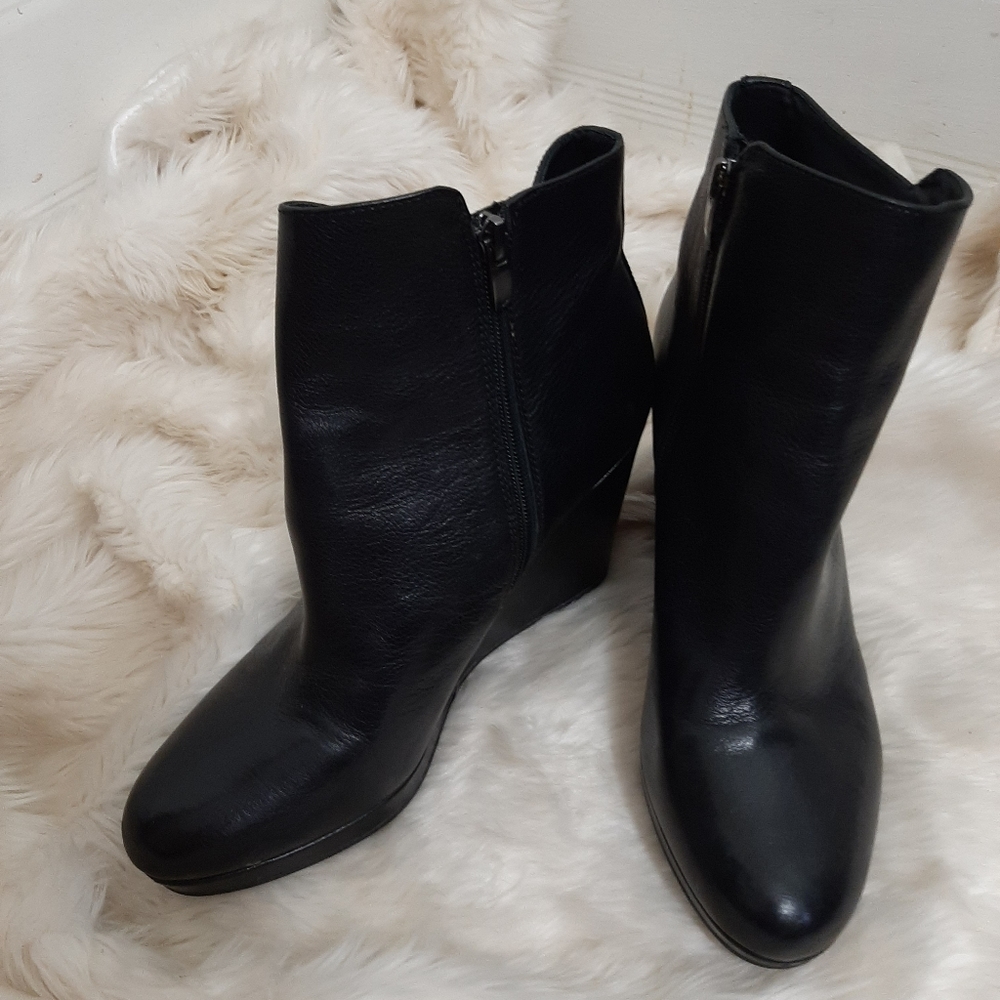 Via Spiga Black Leather Booties Sz 10